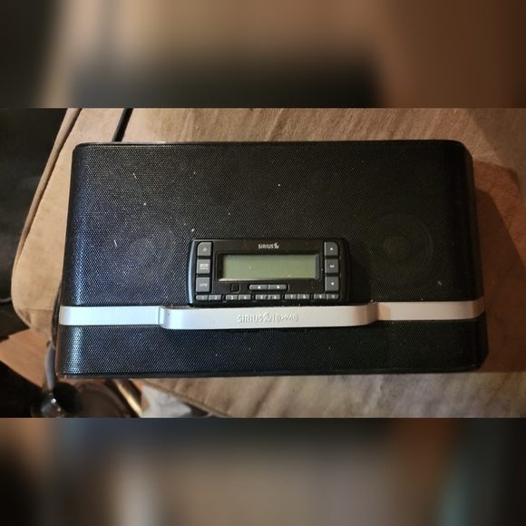 SiriusXM SXABB2 Portable Speaker Dock Satellite Radio Onyx - Picture 4 of 4